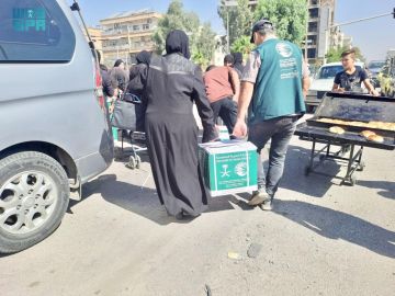 مركز الملك سلمان للإغاثة يوزع 501 سلة غذائية بمحافظة ريف دمشق