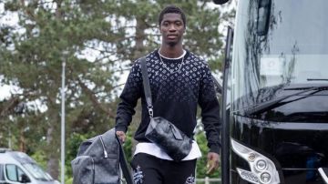 وفد اتحادي في باريس بانتظار محمدو دومبيا لإتمام الصفقة