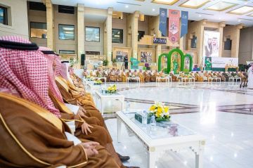 أمير القصيم يكرم فرع وزارة الشؤون الإسلامية بجائزة مبدعون في نسختها الرابعة أمير القصيم يكرم فرع وزارة الشؤون الإسلامية بجائزة مبدعون في نسختها الرابعة