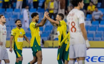 الخليج يقسو على ضمك برباعية في دوري روشن 