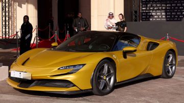 السعودية.. السيارات الرياضية وإعلان أرامكو طرح وقود مخصص لها