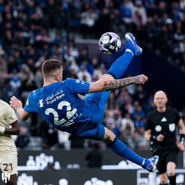 الهلال العالمي يحول تأخره إلى فوز كبير برباعية على الفيحاء