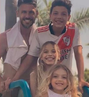 إنقاذ ديميكيليس نجم الأرجنتين السابق وأسرته من الغرق