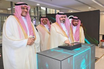 نائب أمير جازان يدشن انطلاقة مؤتمر ومعرض السلامة المرورية الأول بالمنطقة