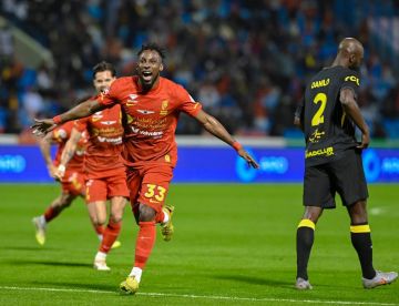 القادسية يهزم الاتحاد ويتقدم للمركز الرابع