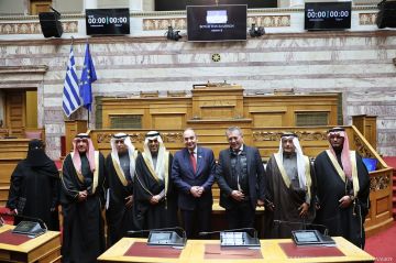 النائب الأول لرئيس البرلمان الهيليني: المملكة دولة رائدة في المنطقة والعالم النائب الأول لرئيس البرلمان الهيليني: المملكة دولة رائدة في المنطقة والعالم