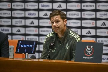 مدرب برشلونة: 