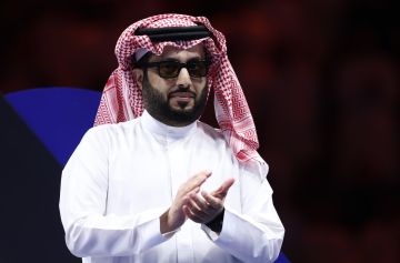  الحمد لله .. تركي آل الشيخ يعلق على إقالة مدرب مانشستر يونايتد