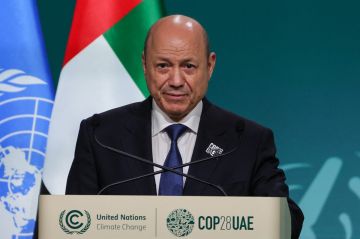 اليمن: رشاد العليمي يعلن تشكيل لجنة عسكرية عليا تحت قيادة التحالف .. ما هي مهامها؟ اليمن: رشاد العليمي يعلن تشكيل لجنة عسكرية عليا تحت قيادة التحالف .. ما هي مهامها؟