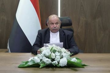 بعد أن أحكمت قوات درع الوطن السيطرة الميدانية عليها .. الخنبشي يباشر مهام إدارة حضرموت بعد أن أحكمت قوات درع الوطن السيطرة الميدانية عليها .. الخنبشي يباشر مهام إدارة حضرموت