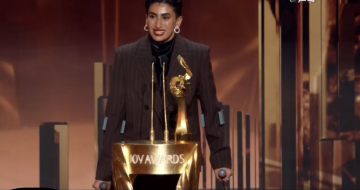 نجمة الهلال السعودي ليلى القحطاني تخطف الأنظار وتقلد احتفال رونالدو على منصة جوي أوردز (فيديو) نجمة الهلال السعودي ليلى القحطاني تخطف الأنظار وتقلد احتفال رونالدو على منصة جوي أوردز (فيديو)