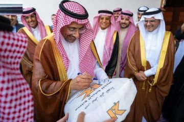 وزير الصناعة يدشن مبادرة إزاحة الوقود السائل لدعم تنافسية القطاع الصناعي وزير الصناعة يدشن مبادرة إزاحة الوقود السائل لدعم تنافسية القطاع الصناعي