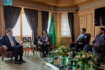 سمو وزير الخارجية يلتقي وزير خارجية هولندا