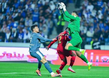 في ليلة القبض على القمة.. الهلال يخطف الصدارة بثنائية ضمك