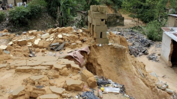 ارتفاع حصيلة ضحايا الانهيار الأرضي بشرق الكونغو الديمقراطية إلى 18 متوفيا