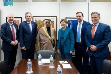 سمو وزير الخارجية يلتقي نائبة رئيس لجنة العلاقات الخارجية في مجلس الشيوخ الأمريكي