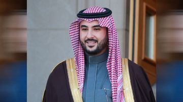  أناس أذكياء .. وزير دفاع السعودية خالد بن سلمان بصورة مع السيناتور غراهام والأخير يعلق