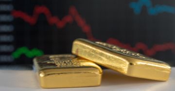 الذهب يهبط أكثر من 1 في المعاملات الفورية