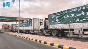 عبور 70 شاحنة مقدمة من مركز الملك سلمان للإغاثة منفذ الوديعة الحدودي متوجهة إلى اليمن