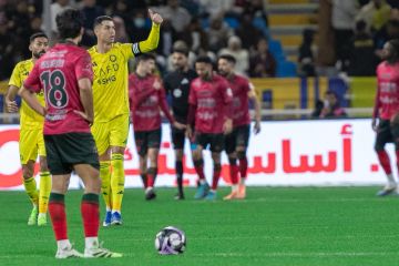 النصر يتجاوز الخلود بثلاثية