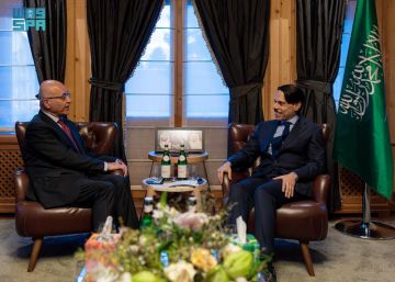 وزير الخارجية يلتقي المفوض السامي للأمم المتحدة لشؤون اللاجئين