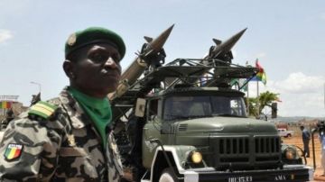 الجيش المالي ينفذ ضربات جوية لتأمين الطرق وتفكيك الشبكات الإرهابية