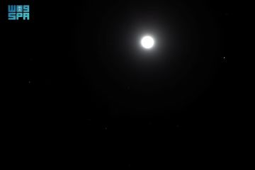 مشهد فلكي لافت .. اقتران القمر والمشتري ورأسي التوأم في سماء الحدود الشمالية