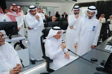 وزير البيئة يدشن طائرة الاستمطار الأحدث عالميا