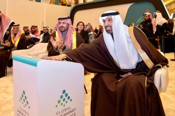 تدشين مبادرة الإرشاد المهني الشامل لإعداد جيل المستقبل بمهارات سوق العمل تدشين مبادرة الإرشاد المهني الشامل لإعداد جيل المستقبل بمهارات سوق العمل