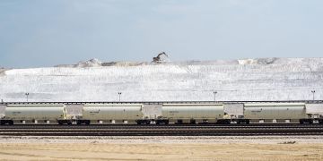 هل تتحول السعودية إلى لاعب رئيسي في سباق استخراج المعادن النادرة؟ هل تتحول السعودية إلى لاعب رئيسي في سباق استخراج المعادن النادرة؟