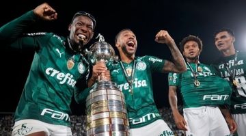 استشهاد 11 فلسطينيا بينهم 3 من طاقم اللجنة المصرية في غارة إسرائيلية