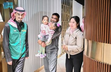 إنفاذا لتوجيهات خادم الحرمين وولي العهد.. وصول ثلاثة توائم ملتصقة إلى الرياض