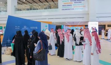 القيادة تهنئ رئيس أفريقيا الوسطى بإعادة انتخابه