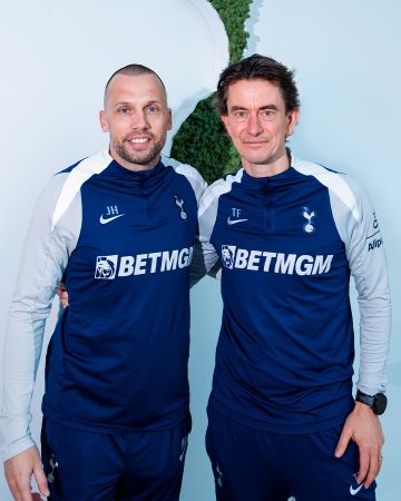 توتنهام يعلن انضمام هيتينجا إلى جهاز توماس فرانك الفني