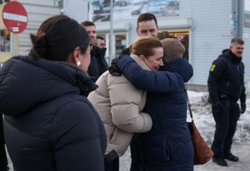 رئيسة وزراء الدنمارك في غرينلاند تضامنا مع سكانها عقب تراجع ترامب