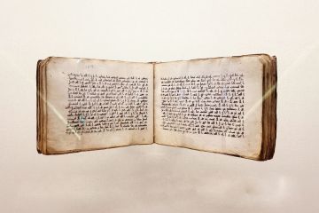 القيادة تهنئ رئيس أفريقيا الوسطى بإعادة انتخابه