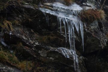 موجة برد قارس تجتاح أوروبا وتعطل حركة السفر