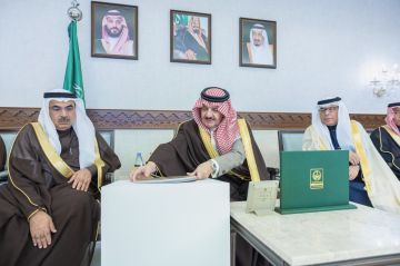 أمير الشرقية يستقبل مدير الأحوال المدنية ويطلع على التقرير السنوي أمير الشرقية يستقبل مدير الأحوال المدنية ويطلع على التقرير السنوي