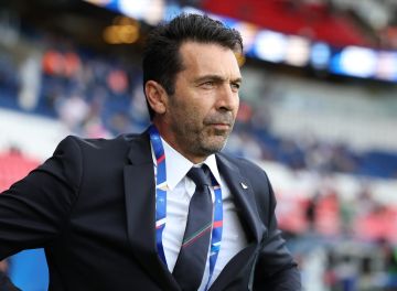 تداول لقطات من حضور بوفون لمباراة في الدوري السعودي تداول لقطات من حضور بوفون لمباراة في الدوري السعودي