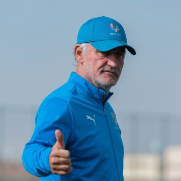 مدرب نيوم : من الصعب التغيير الجذري بالفريق في 3 أيام ولكننا جاهزين للشباب