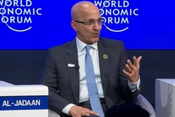 ولي العهد يتلقى رسالة خطية من ملك البحرين