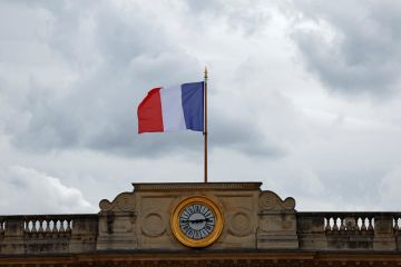 فرنسا تدعو رعاياها في إيران إلى المغادرة فورا فرنسا تدعو رعاياها في إيران إلى المغادرة فورا