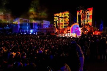 مدرج ضمن قائمة التراث العالمي لليونسكو.. مهرجان بلد بيست يشعل جدة بعروض مبهرة مدرج ضمن قائمة التراث العالمي لليونسكو.. مهرجان بلد بيست يشعل جدة بعروض مبهرة