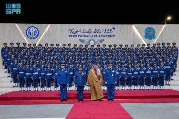 نيابة عن سمو وزير الدفاع.. سمو نائب وزير الدفاع يرعى حفل تخريج الدفعة 107 من طلبة كلية الملك فيصل الجوية