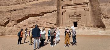 نمو الإنفاق 6 والاقتراب من مستهدف رؤية 2030.. 122 مليون سائح أنفقوا 300 مليار ريال في 2025