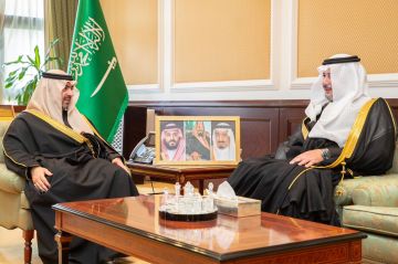 نائب أمير تبوك يستقبل ممثل الغطاء النباتي بالمنطقة