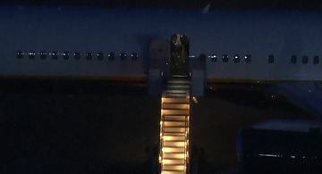 وصول الطائرة التي تقل الرئيس الفنزويلي مادورو إلى نيويورك