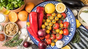 ضباب كثيف وأتربة مثارة.. الأرصاد ترفع درجة التنبيه بـ 6 مناطق