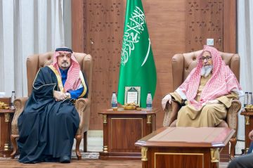 أمير الرياض يزور المفتي أمير الرياض يزور المفتي