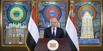 رئيس مجلس القيادة اليمني يعلن تشكيل لجنة عسكرية عليا لاستعادة مؤسسات الدولة